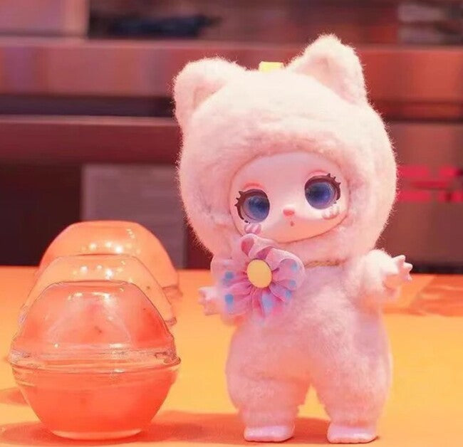 Liila Lucky Cat