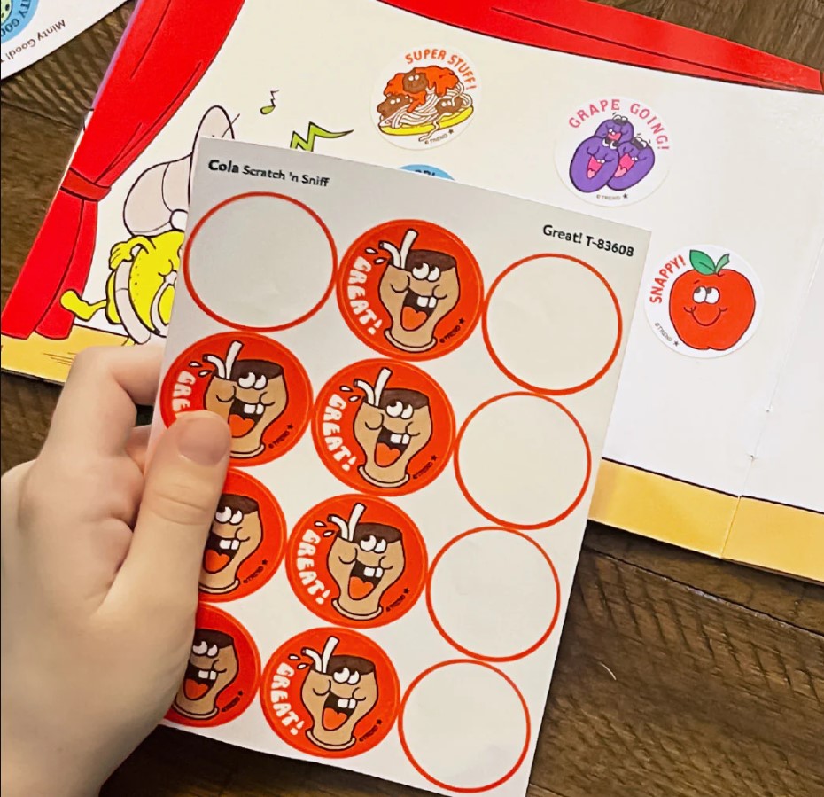 Great! Cola Scratch 'n Sniff Stinky Stickers+é-«
